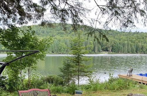 L'Ascension Ski Chalet | Waterfront cottage