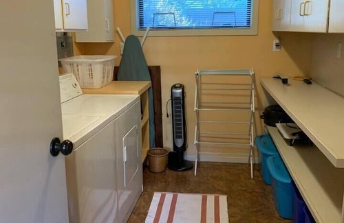 Regional District of Nanaimo House | Waterfront Cottage - Sleeps 6