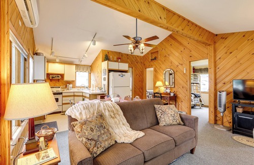 Cleverdale Cottage | Waterfront Cottage on Lake George w/2 Docks!