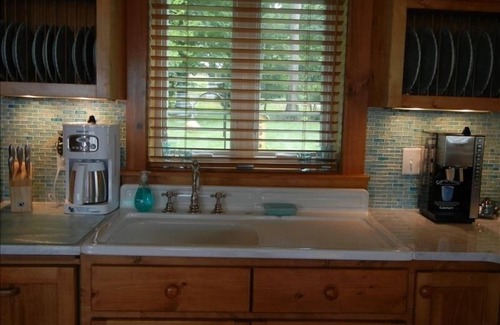Surry Cottage | Waterfront Cottage With Private Beach & Pier - James River - Williamsburg Area