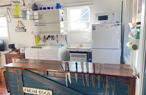 North Truro Cottage | WATERFRONT COTTAGE WITH PRIVATE BEACH! On Beach Point in Truro. Not a condo.