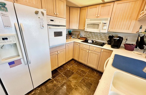 Hutchinson Island South House | Waterfront, Dock, Beach Access 2Bed 3 Bath home in the beautiful Nettles Island, (N373)