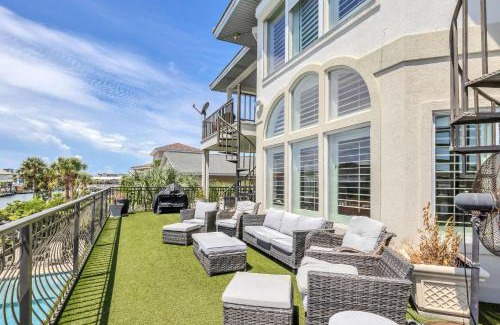 Holiday Isle House | Waterfront Dream House Pool Golf Cart & Dock