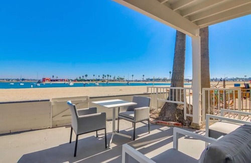 Central Mission Beach Condo | WaterFront * Exclusive View Patio * Ground Level * A/C