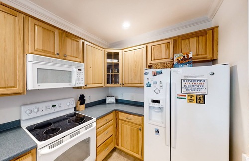 Hatteras Condo | Waterfront Family Condo w/Free WiFi, Shared Pool, Private W/D, Water Views