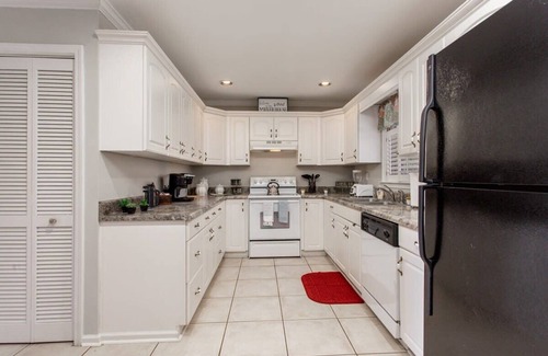 Helen Cabin | Waterfront/Fiber WIFI/Near Helen/Wineries/Sleeps 8
