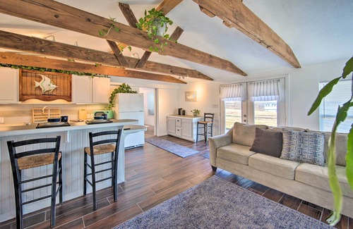 Carolyn Estates Cottage | Waterfront Gun Barrel City Cottage w/Views!