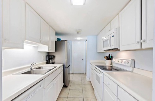 Sea Pines House | Waterfront HHI Villa - 2 Mins to Beach, Sleeps 6!