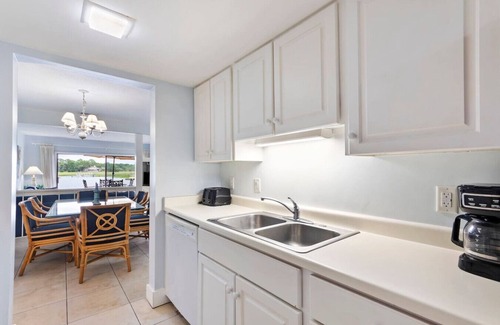 Sea Pines House | Waterfront HHI Villa - 2 Mins to Beach, Sleeps 6!