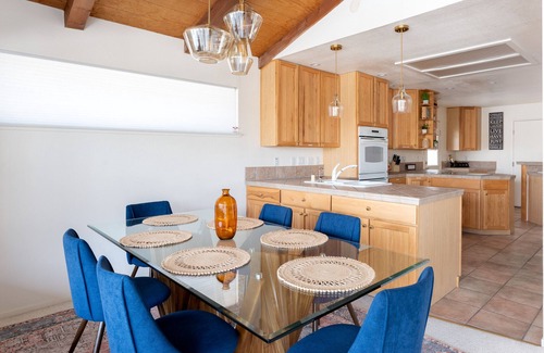 Discovery Bay House | Waterfront Haven
