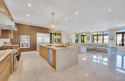 Sunrise Key Villa | Waterfront | Heated Pool | Canal View & Access | Mimosa Key | VlLLAS