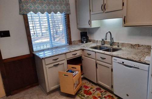 Wildwood Point Cottage | Waterfront home for you and your furry friends.
