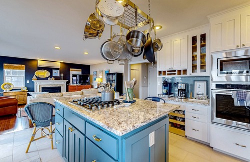 Allyn-Grapeview House | Waterfront home on Case Inlet with private beach, Mt. Rainier view & 2 decks