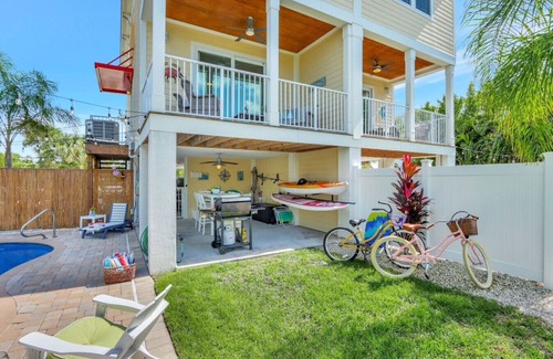 Marathon Villa | Waterfront Home w/Private Pool, Dock, Bikes, Kayak, Paddleboards. and so much more!