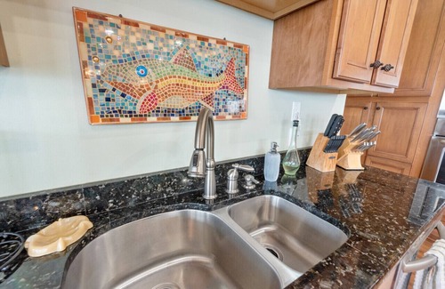 Shoreline Park House | Waterfront home with dock, sleeps 10, 4bed/2bath