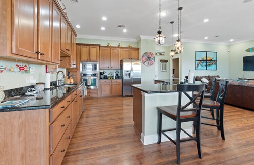Shoreline Park House | Waterfront home with dock, sleeps 10, 4bed/2bath