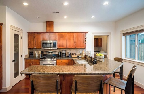 Lincoln City House | Waterfront | HotTub | Game Rm | Kayak | Walk2Beach