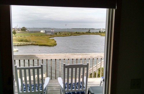 Ocean View House | Waterfront, Light-filled 3/4 BR Gem w/Short Drive to Beach
