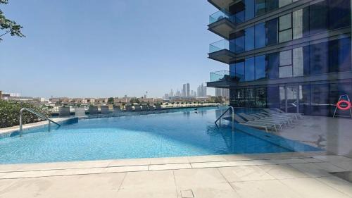 Al Safa Apartment | Waterfront Living with a Spacious Layout