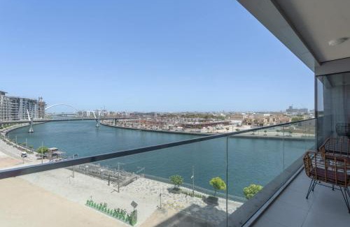 Al Safa Apartment | Waterfront Living with a Spacious Layout