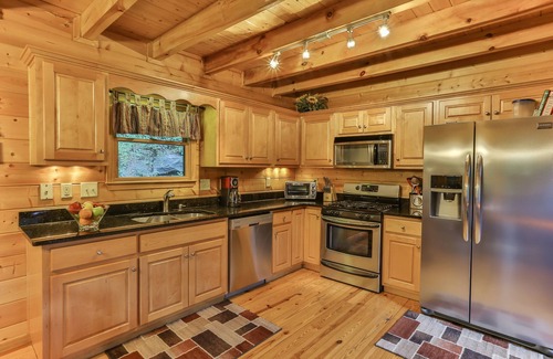 Ellijay Cabin | Waterfront Lodge - The Trout Trap: Your Ultimate Riverfront Escape in Ellijay