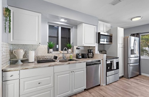 Downtown Fort Lauderdale House | Waterfront Luxe Stay: 2 Homes in 1 Near Las Olas