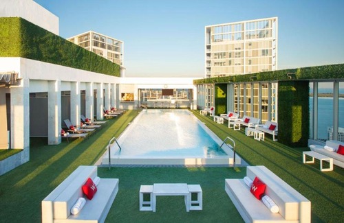 Downtown Miami Apartment | Waterfront Luxury 1 Bedroom IconBrickell with View