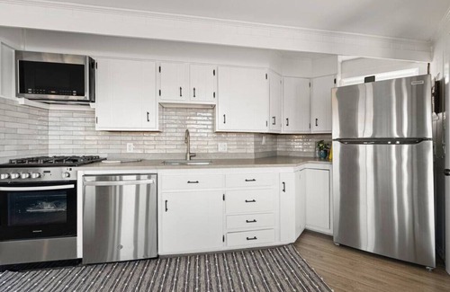 Oak Bluffs House | Waterfront Newly Renovated 2Beds w/Amazing Views