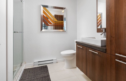 Montreal Condo | Waterfront penthouse with 1000 square feet patio