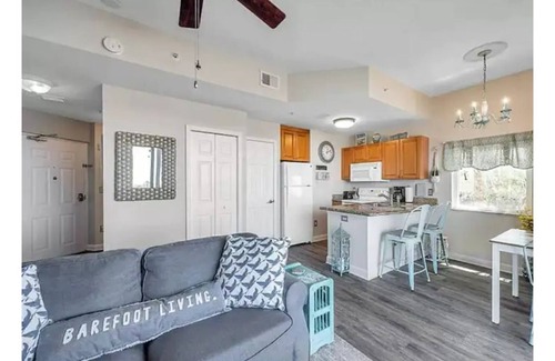 Madeira Beach House | Waterfront quiet condo w Pool by Madeira Beach