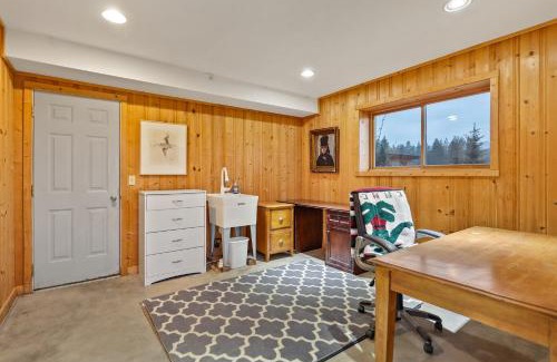 Sagle House | Waterfront Ranch on Pend Oreille