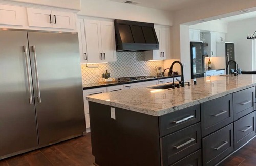 Discovery Bay House | Waterfront Remodeled House close to FAST Water