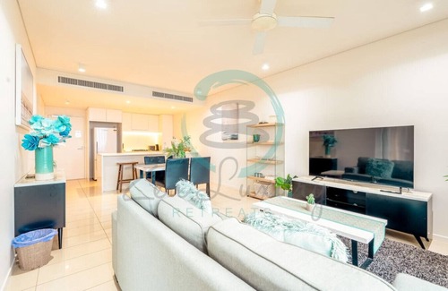 Darwin City Centre Apartment | Waterfront Retreat: Ocean Views ~ Pool ~ Balcony