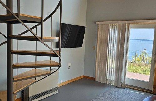 Eastport Apartment | Waterfront Retreat with Loft & Harbor Views in Historic Eastport, Maine