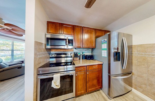 Goodland House | Waterfront retreat with bay views, dog-friendly, & snowbird-ready