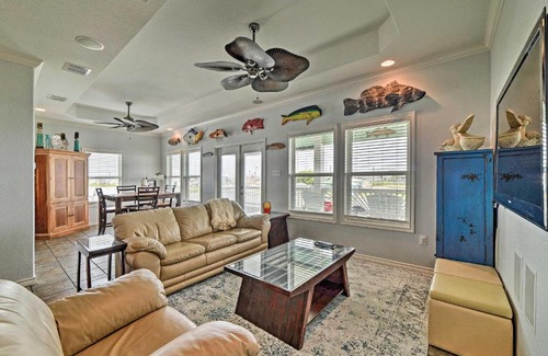 Rockport House | Waterfront Rockport Home with Dock and 3 Kayaks!