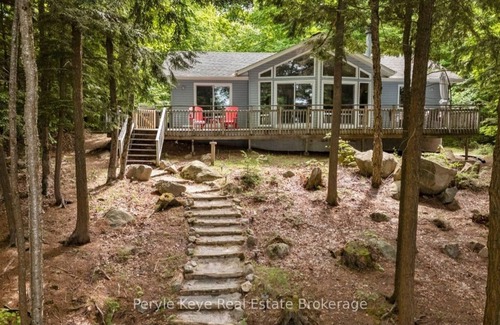 Bracebridge Cottage | Waterfront Sanctuary 3bd unforgettable Muskoka cottage