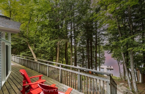 Bracebridge Cottage | Waterfront Sanctuary 3bd unforgettable Muskoka cottage