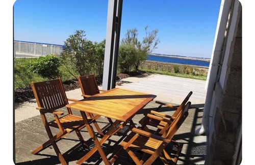 Le Croisic Condo | Waterfront Studio