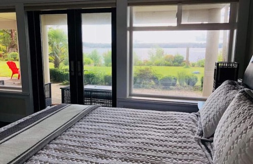 Saanichton House | Waterfront Suite near Victoria BCn2BR 2 Baths Outdoor kitchen and superb Viewsn