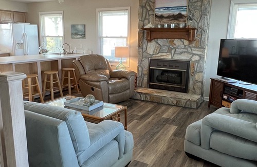 Emerald Isle House | WATERFRONT! Tranquility bytheSea, CShoreBeachHome, Across from Beach onthe Sound
