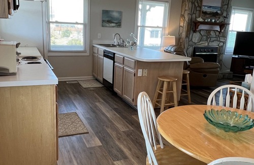 Emerald Isle House | WATERFRONT! Tranquility bytheSea, CShoreBeachHome, Across from Beach onthe Sound