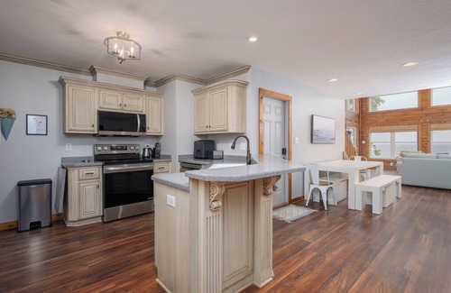 Saint Helena Island House | Waterfront Escape - Seasonal Pool– Perfect for Families & Friends!
