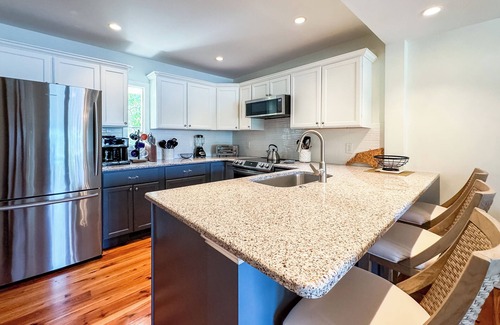 South Beach Condo | WATERFRONT VILLA W/DOCK, NEAR SALTY DOG, BEACH & PICKLEBALL COURTS