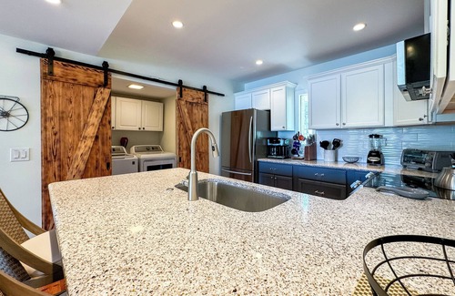 South Beach Condo | WATERFRONT VILLA W/DOCK, NEAR SALTY DOG, BEACH & PICKLEBALL COURTS