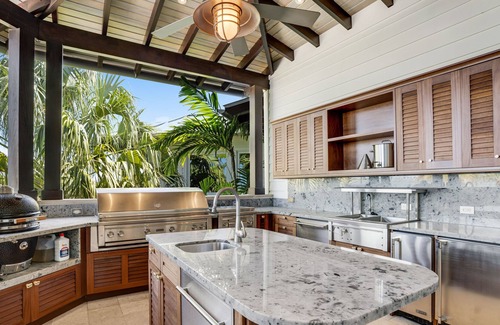 Summerland Key House | Waterfront villa with pool, outdoor areas, home gym, & fillet station