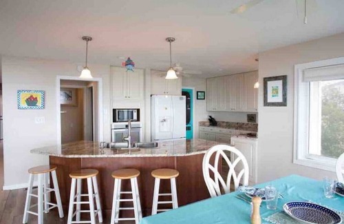 Morehead City House | Waterfront w/New Heated Pool and Private Pier.