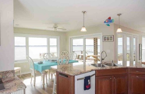 Morehead City House | Waterfront w/New Heated Pool and Private Pier.