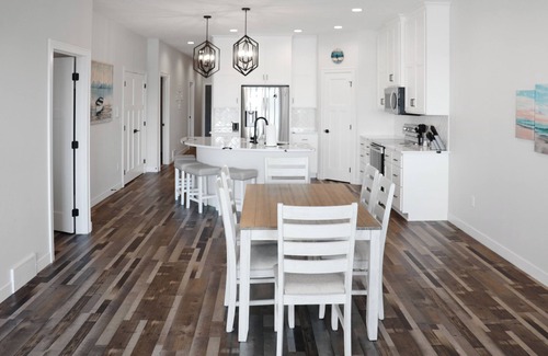 Arnolds Park Condo | WaterfrontCondo!BridgesBay!AmazingViews!Pets!Pools!Fitness!Arcade!4kingbedrooms!