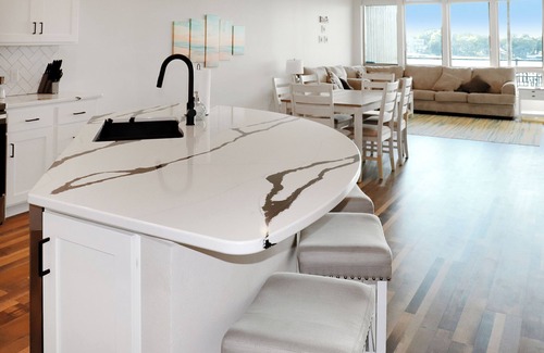 Arnolds Park Condo | WaterfrontCondo!BridgesBay!AmazingViews!Pets!Pools!Fitness!Arcade!4kingbedrooms!